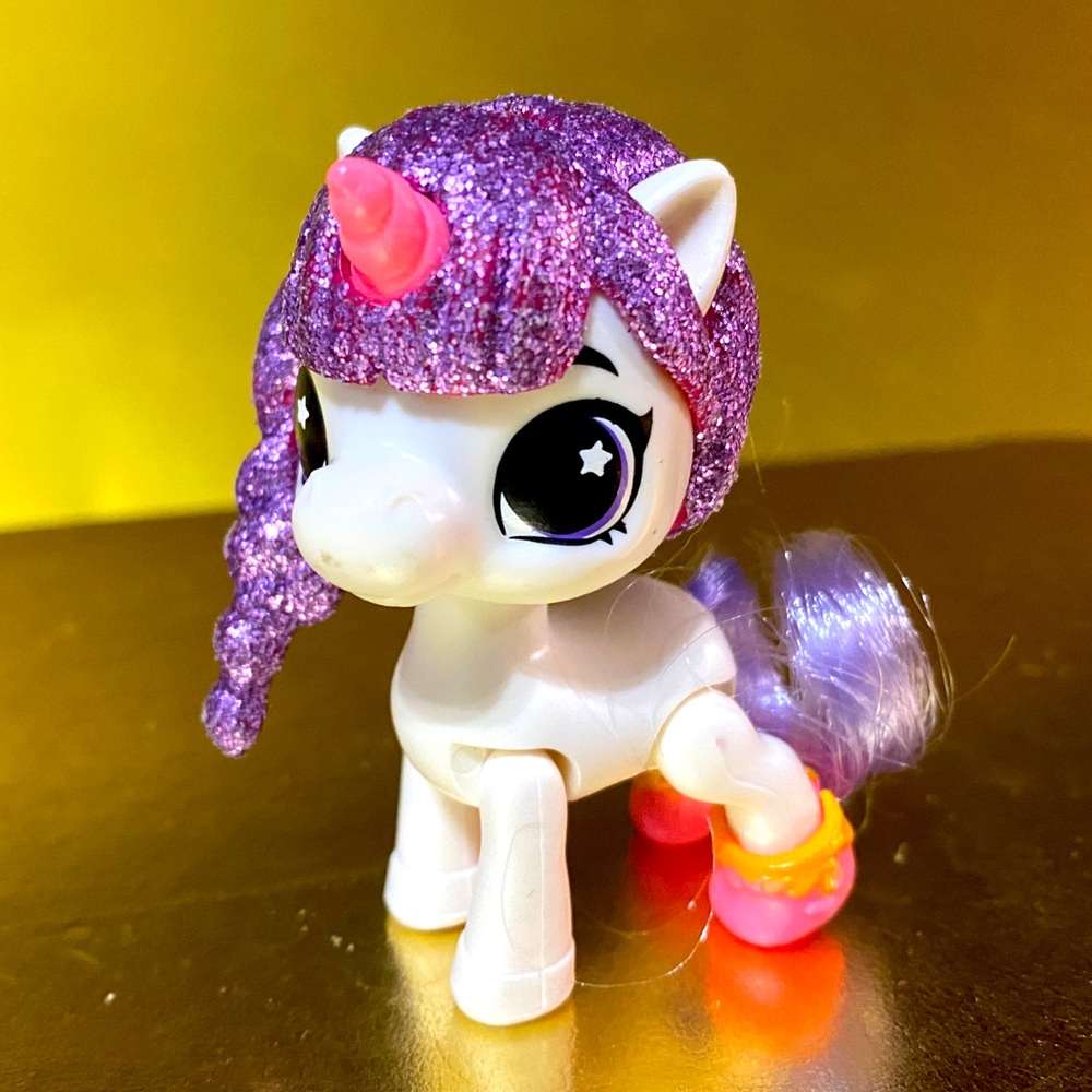 ZURU UNICORN SQUAD LILY FIGURE FUn SPARKLE PURPLE MANE POSABLE UNICORN PONY 2.5”